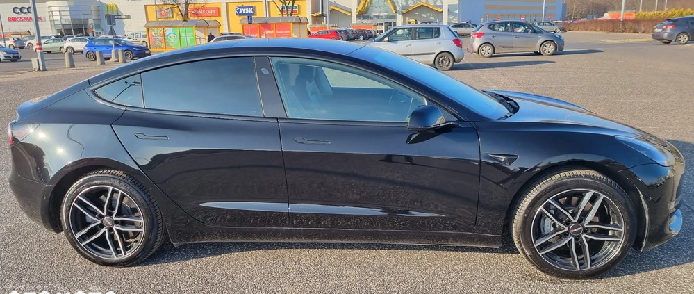 Tesla Model 3 cena 90000 przebieg: 83400, rok produkcji 2019 z Łódź małe 667